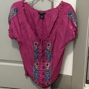 Boston Proper Blouse with Ruffled Elastic Short Sleeves and Embroidery ~ 12